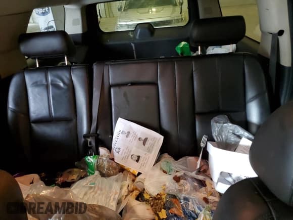 ✅ 2010 Chevrolet Suburban LT • VIN: 1GNUKJE32AR116759 • Lot: 60945514. Wystawiony na Copart z przebiegiem 175 781 mil. Bezpłatny archiwum sprzedaży aukcyjnych z USA i szczegółowy raport historii pojazdu na DreamBid. Zdjęcie 10.