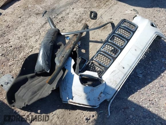 ✅ 2017 Jeep Grand Cherokee Limited • VIN: 1C4RJFBG8HC866332 • Lot: 43362826. Listed on IAAI with 122,593 mi. Free auction sales archive from the USA and detailed vehicle history report at DreamBid. Image 12.