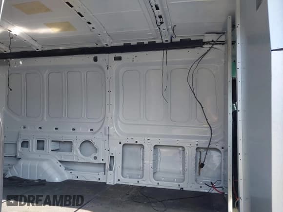 ✅ 2023 Ford Transit • VIN: 1FTBW9CG3PKB90296 • Lot: 43297929. Wystawiony na IAAI z przebiegiem 50 951 mil. Bezpłatny archiwum sprzedaży aukcyjnych z USA i szczegółowy raport historii pojazdu na DreamBid. Zdjęcie 8.