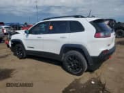 ✅ 2023 Jeep Cherokee Trailhawk • VIN: 1C4PJMBN0PD106916 • Lot: 61921595. Wystawiony na Copart z przebiegiem 16 768 mil. Bezpłatny archiwum sprzedaży aukcyjnych z USA i szczegółowy raport historii pojazdu na DreamBid. Zdjęcie 2.