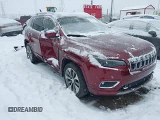 ✅ 2019 Jeep Cherokee Overland • VIN: 1C4PJMJX8KD186039 • Лот: 41296640. Опубликован ранее на IAAI с пробегом 76 702 миль. Бесплатный доступ к архиву аукционных продаж из США и подробный отчёт об истории автомобиля на DreamBid. Изображение 1.