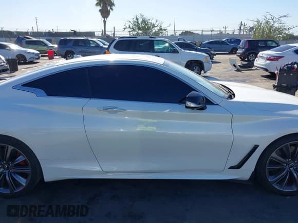 ✅ 2022 Infiniti Q60 Red Sport 400 • VIN: JN1FV7LK8NM660646 • Lot: 41330119. Wystawiony na IAAI z przebiegiem 13 679 mil. Bezpłatny archiwum sprzedaży aukcyjnych z USA i szczegółowy raport historii pojazdu na DreamBid. Zdjęcie 13.