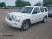 ✅ 2010 Jeep Patriot Latitude • VIN: 1J4NT1GA8AD621184 • Лот: 42453000. Опубликован ранее на IAAI с пробегом 134 500 миль. Бесплатный доступ к архиву аукционных продаж из США и подробный отчёт об истории автомобиля на DreamBid. Изображение 2.