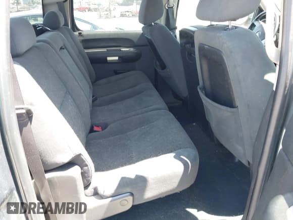 ✅ 2007 Chevrolet Silverado 1500 1LT • VIN: 2GCEC13J671716942 • Lot: 42616878. Wystawiony na IAAI z przebiegiem 229 113 mil. Bezpłatny archiwum sprzedaży aukcyjnych z USA i szczegółowy raport historii pojazdu na DreamBid. Zdjęcie 8.