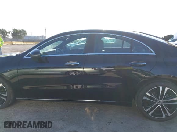 ✅ 2024 Mercedes-Benz CLA 250 • VIN: W1K5J4GB0RN453199 • Лот: 42997699. Опубликован ранее на IAAI с пробегом 9 579 миль. Бесплатный доступ к архиву аукционных продаж из США и подробный отчёт об истории автомобиля на DreamBid. Изображение 14.