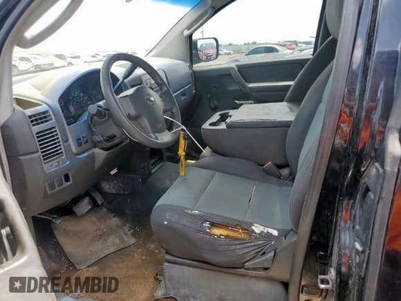 ✅ 2006 Nissan Titan SE • VIN: 1N6BA06A66N548079 • Lot: 65086365. Wystawiony na Copart z przebiegiem 218 061 mil. Bezpłatny archiwum sprzedaży aukcyjnych z USA i szczegółowy raport historii pojazdu na DreamBid. Zdjęcie 7.