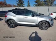 ✅ 2019 Volvo XC40 R-Design • VIN: YV4162UM5K2096501 • Lot: 43699484. Listed on IAAI with 81,588 mi. Free auction sales archive from the USA and detailed vehicle history report at DreamBid. Image 13.