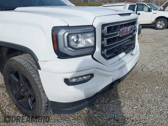 ✅ 2019 GMC Sierra 1500 • VIN: 2GTV2LEC7K1160131 • Lot: 40794685. Wystawiony na IAAI z przebiegiem 139 636 mil. Bezpłatny archiwum sprzedaży aukcyjnych z USA i szczegółowy raport historii pojazdu na DreamBid. Zdjęcie 17.