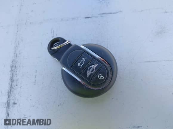 2014 MINI Hardtop with VIN WMWXM5C53ET934034, listed as a IAAI auction lot 42375051 with 73,046 mi miles and . Bid and sale history available at DreamBid. Image 11.