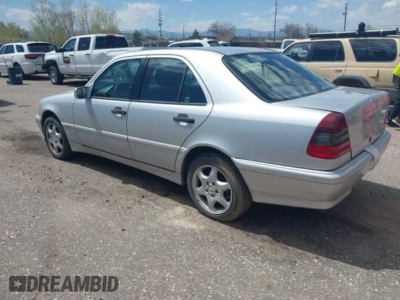 ✅ 1999 Mercedes-Benz C 230/260/280/320 • VIN: WDBHA29G1XA781478 • Lot: 42051212. Listed on IAAI with Not provided. Free auction sales archive from the USA and detailed vehicle history report at DreamBid. Image 3.