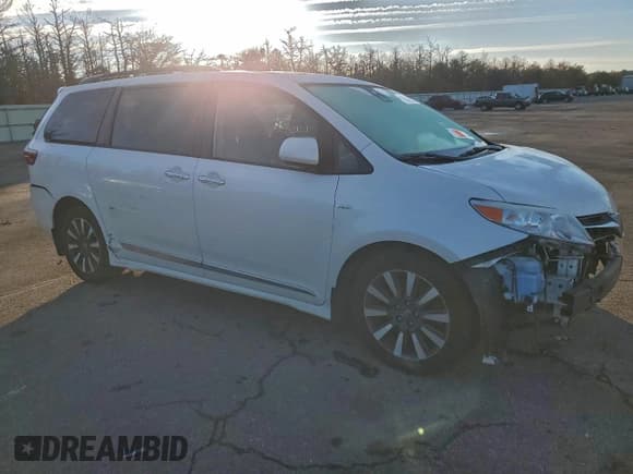✅ 2019 Toyota Sienna XLE • VIN: 5TDDZ3DC2KS227493 • Lot: 93418755. Listed on Copart with 84,536 mi. Free auction sales archive from the USA and detailed vehicle history report at DreamBid. Image 4.