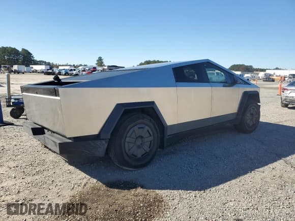 ✅ 2025 Tesla Cybertruck • VIN: 7G2CEHED8SA075410 • Lot: 82667115. Listed on Copart with 2,053 mi. Free auction sales archive from the USA and detailed vehicle history report at DreamBid. Image 3.