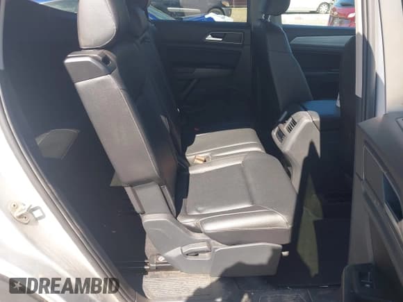 ✅ 2018 Volkswagen Atlas SE • VIN: 1V2KR2CA9JC554327 • Lot: 42766225. Wystawiony na IAAI z przebiegiem 157 749 mil. Bezpłatny archiwum sprzedaży aukcyjnych z USA i szczegółowy raport historii pojazdu na DreamBid. Zdjęcie 8.