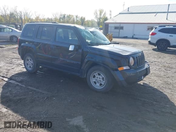 ✅ 2015 Jeep Patriot Altitude • VIN: 1C4NJRBB8FD283657 • Lot: 43564156. Wystawiony na IAAI z przebiegiem 124 596 mil. Bezpłatny archiwum sprzedaży aukcyjnych z USA i szczegółowy raport historii pojazdu na DreamBid. Zdjęcie 1.