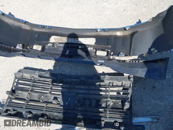 ✅ 2016 Chevrolet Silverado 2500HD Work Truck • VIN: 1GC2KUEG0GZ321171 • Лот: 42030973. Опубликован ранее на IAAI с пробегом 202 173 миль. Бесплатный доступ к архиву аукционных продаж из США и подробный отчёт об истории автомобиля на DreamBid. Изображение 12.