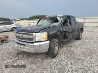 2013 Chevrolet Silverado 1500 LS z VIN 1GCRCREA5DZ144360, wystawiony jako Copart lot #69198705 z przebiegiem 218 776 mil mil oraz Szkoda całkowita • Salvage title. Historia ofert i sprzedaży dostępna na DreamBid. Obrazek 1.