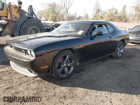 ✅ 2013 Dodge Challenger R/T • VIN: 2C3CDYBT7DH651087 • Lot: 40805295. Wystawiony na IAAI z przebiegiem 189 555 mil. Bezpłatny archiwum sprzedaży aukcyjnych z USA i szczegółowy raport historii pojazdu na DreamBid. Zdjęcie 2.