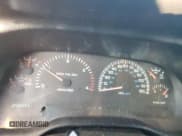 ✅ 2000 Dodge 2500 • VIN: 1B7KF2363YJ135563 • Lot: 81561185. Wystawiony na Copart z przebiegiem 248 411 mil. Bezpłatny archiwum sprzedaży aukcyjnych z USA i szczegółowy raport historii pojazdu na DreamBid. Zdjęcie 9.