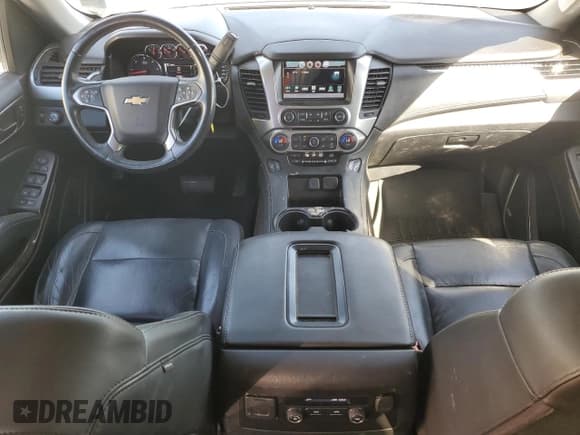 ✅ 2016 Chevrolet Suburban LT • VIN: 1GNSCHKC1GR218645 • Lot: 80330224. Wystawiony na Copart z przebiegiem 84 979 mil. Bezpłatny archiwum sprzedaży aukcyjnych z USA i szczegółowy raport historii pojazdu na DreamBid. Zdjęcie 8.