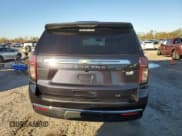 ✅ 2022 Chevrolet Suburban LT • VIN: 1GNSCCKDXNR318879 • Lot: 84946134. Wystawiony na Copart z przebiegiem 29 885 mil. Bezpłatny archiwum sprzedaży aukcyjnych z USA i szczegółowy raport historii pojazdu na DreamBid. Zdjęcie 6.