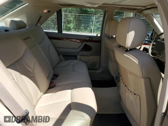 ✅ 1999 Mercedes-Benz S 320/430/500 • VIN: WDBGA33G4XA428050 • Lot: 69560465. Wystawiony na Copart z przebiegiem 43 642 mil. Bezpłatny archiwum sprzedaży aukcyjnych z USA i szczegółowy raport historii pojazdu na DreamBid. Zdjęcie 10.