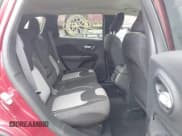 ✅ 2014 Jeep Cherokee Latitude • VIN: 1C4PJMCS4EW127709 • Lot: 42002110. Wystawiony na IAAI z przebiegiem 51 574 mil. Bezpłatny archiwum sprzedaży aukcyjnych z USA i szczegółowy raport historii pojazdu na DreamBid. Zdjęcie 8.