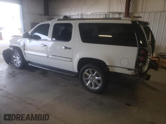✅ 2008 GMC Yukon XL • VIN: 1GKFK66868J249742 • Lot: 53739463. Wystawiony na Copart z przebiegiem 141 957 mil. Bezpłatny archiwum sprzedaży aukcyjnych z USA i szczegółowy raport historii pojazdu na DreamBid. Zdjęcie 2.