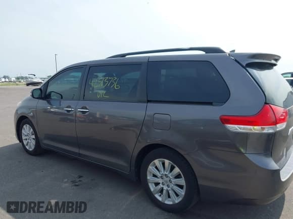 ✅ 2013 Toyota Sienna XLE • VIN: 5TDDK3DC2DS055716 • Lot: 42513736. Listed on IAAI with 163,268 mi. Free auction sales archive from the USA and detailed vehicle history report at DreamBid. Image 14.