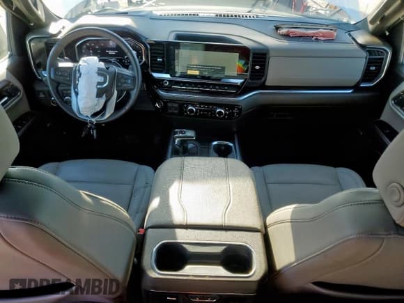 ✅ 2024 GMC Sierra 1500 SLT • VIN: 1GTUUDE81RZ252912 • Лот: 86103365. Опубликован ранее на Copart с пробегом 72 352 миль. Бесплатный доступ к архиву аукционных продаж из США и подробный отчёт об истории автомобиля на DreamBid. Изображение 8.