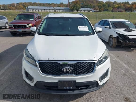 ✅ 2017 Kia Sorento LX • VIN: 5XYPGDA34HG286113 • Lot: 43595117. Listed on IAAI with 170,405 mi. Free auction sales archive from the USA and detailed vehicle history report at DreamBid. Image 12.