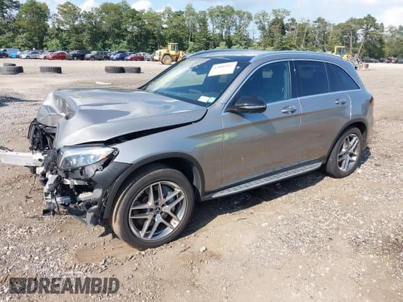 ✅ 2019 Mercedes-Benz GLC 300 • VIN: WDC0G4KB9KV171928 • Lot: 43046997. Wystawiony na IAAI z przebiegiem 72 209 mil. Bezpłatny archiwum sprzedaży aukcyjnych z USA i szczegółowy raport historii pojazdu na DreamBid. Zdjęcie 17.