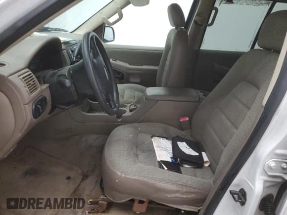 ✅ 2005 Ford Explorer XLS • VIN: 1FMZU62K85UA45423 • Lot: 50586585. Listed on Copart with Not provided. Free auction sales archive from the USA and detailed vehicle history report at DreamBid. Image 7.