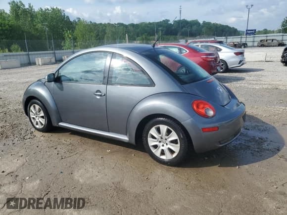 ✅ 2008 Volkswagen Beetle S • VIN: 3VWRW31C98M501653 • Lot: 55270815. Listed on Copart with 137,318 mi. Free auction sales archive from the USA and detailed vehicle history report at DreamBid. Image 2.