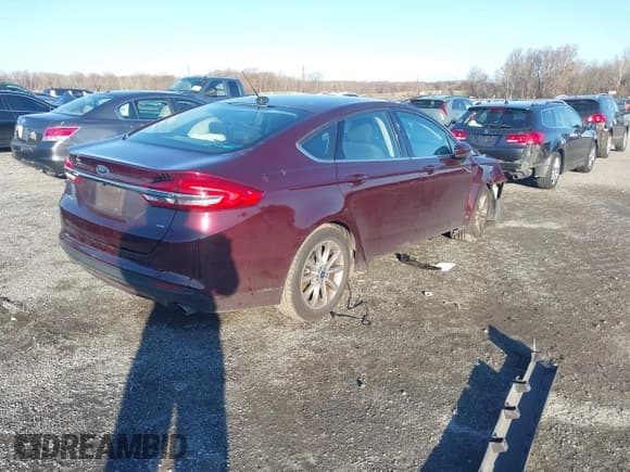 ✅ 2017 Ford Fusion SE • VIN: 3FA6P0H79HR203221 • Lot: 43671190. Wystawiony na IAAI z przebiegiem 160 689 mil. Bezpłatny archiwum sprzedaży aukcyjnych z USA i szczegółowy raport historii pojazdu na DreamBid. Zdjęcie 4.