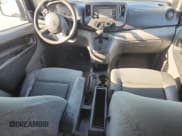 ✅ 2015 Nissan NV200 SV • VIN: 3N6CM0KN6FK698915 • Lot: 89563005. Wystawiony na Copart z przebiegiem 118 706 mil. Bezpłatny archiwum sprzedaży aukcyjnych z USA i szczegółowy raport historii pojazdu na DreamBid. Zdjęcie 8.