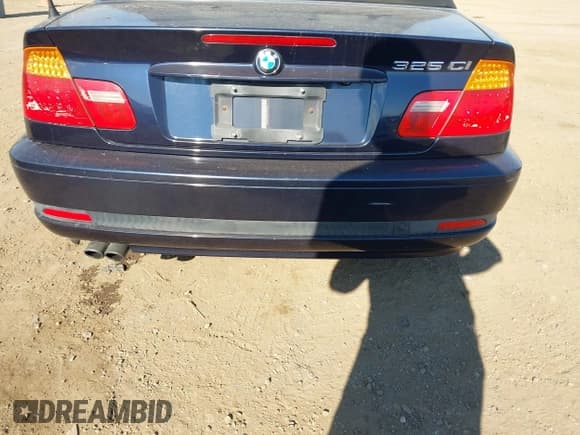 ✅ 2004 BMW 3 Series 325Ci • VIN: WBABW33454PG97010 • Lot: 43105536. Listed on IAAI with 142,283 mi. Free auction sales archive from the USA and detailed vehicle history report at DreamBid. Image 17.