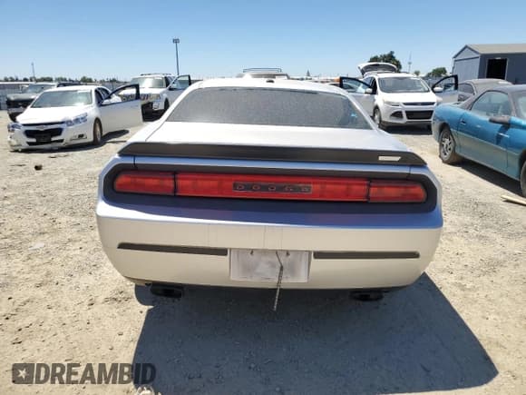 ✅ 2010 Dodge Challenger SRT-8 • VIN: 2B3CJ7DW6AH224227 • Lot: 64713084. Wystawiony na Copart z przebiegiem 141 431 mil. Bezpłatny archiwum sprzedaży aukcyjnych z USA i szczegółowy raport historii pojazdu na DreamBid. Zdjęcie 6.