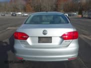 ✅ 2011 Volkswagen Jetta SE • VIN: 3VWDZ7AJ0BM359174 • Lot: 43717276. Listed on IAAI with 138,874 mi. Free auction sales archive from the USA and detailed vehicle history report at DreamBid. Image 16.