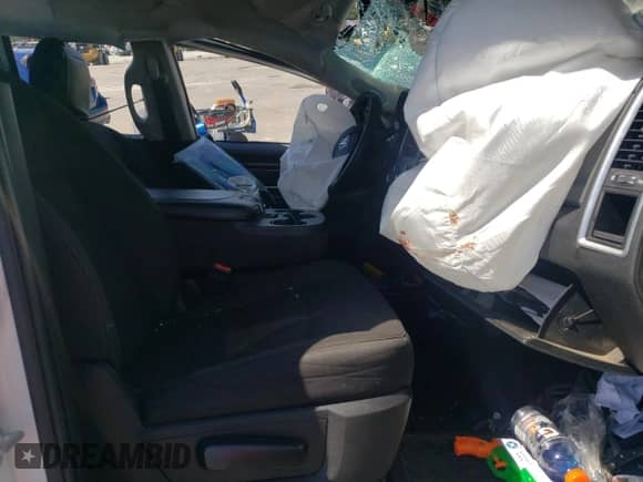 2019 Ram 1500 Warlock z VIN 1C6RR7GT7KS732369, wystawiony jako Copart lot #81323085 z przebiegiem 136 776 mil mil oraz Szkoda całkowita • Salvage title. Historia ofert i sprzedaży dostępna na DreamBid. Obrazek 7.