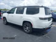 ✅ 2024 Jeep Grand Wagoneer • VIN: 1C4SJVEP1RS112090 • Lot: 42735254. Wystawiony na IAAI z przebiegiem 14 576 mil. Bezpłatny archiwum sprzedaży aukcyjnych z USA i szczegółowy raport historii pojazdu na DreamBid. Zdjęcie 3.