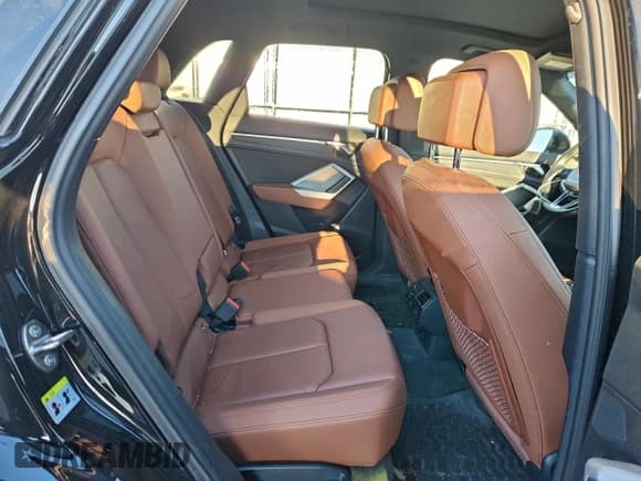 ✅ 2021 Audi Q3 Premium • VIN: WA1AUCF30M1148722 • Lot: 94169065. Wystawiony na Copart z przebiegiem 58 049 mil. Bezpłatny archiwum sprzedaży aukcyjnych z USA i szczegółowy raport historii pojazdu na DreamBid. Zdjęcie 11.