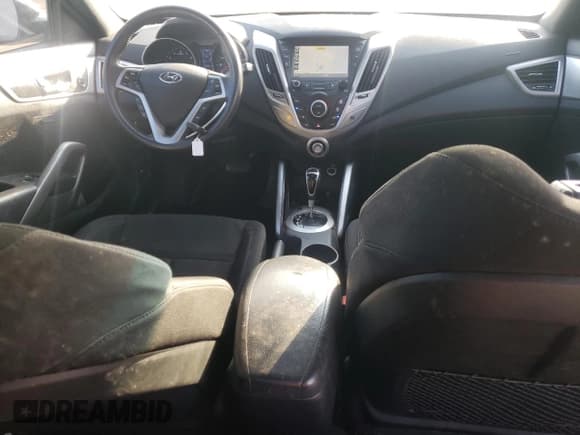 ✅ 2017 Hyundai Veloster • VIN: KMHTC6AD6HU322196 • Lot: 78419524. Wystawiony na Copart z przebiegiem 114 752 mil. Bezpłatny archiwum sprzedaży aukcyjnych z USA i szczegółowy raport historii pojazdu na DreamBid. Zdjęcie 8.