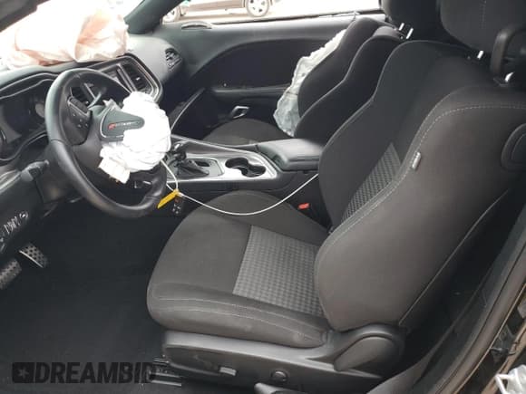 ✅ 2022 Dodge Challenger R/T • VIN: 2C3CDZBT8NH253992 • Lot: 77411413. Wystawiony na Copart z przebiegiem 20 372 mil. Bezpłatny archiwum sprzedaży aukcyjnych z USA i szczegółowy raport historii pojazdu na DreamBid. Zdjęcie 7.