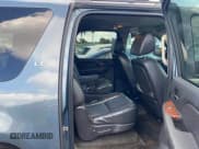 ✅ 2008 Chevrolet Suburban 3LT • VIN: 1GNFC16068R157786 • Лот: 43741637. Опубликован ранее на IAAI с пробегом 199 979 миль. Бесплатный доступ к архиву аукционных продаж из США и подробный отчёт об истории автомобиля на DreamBid. Изображение 8.