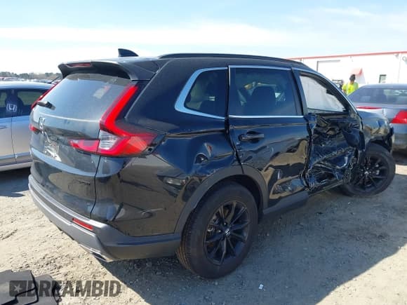 ✅ 2024 Honda CR-V Sport-L • VIN: 5J6RS5H80RL003110 • Lot: 41832457. Listed on IAAI with 5,637 mi. Free auction sales archive from the USA and detailed vehicle history report at DreamBid. Image 4.