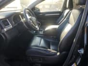 ✅ 2016 Toyota Highlander XLE • VIN: 5TDJKRFH9GS504134 • Lot: 90221215. Wystawiony na Copart z przebiegiem 79 181 mil. Bezpłatny archiwum sprzedaży aukcyjnych z USA i szczegółowy raport historii pojazdu na DreamBid. Zdjęcie 7.