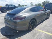 ✅ 2013 Porsche Panamera • VIN: WP0AA2A71DL010212 • Lot: 42902404. Wystawiony na IAAI z przebiegiem 79 118 mil. Bezpłatny archiwum sprzedaży aukcyjnych z USA i szczegółowy raport historii pojazdu na DreamBid. Zdjęcie 4.