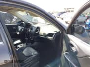 ✅ 2019 Jeep Cherokee Latitude Plus • VIN: 1C4PJLLB0KD164287 • Лот: 42681079. Опубликован ранее на IAAI с пробегом 137 162 миль. Бесплатный доступ к архиву аукционных продаж из США и подробный отчёт об истории автомобиля на DreamBid. Изображение 5.