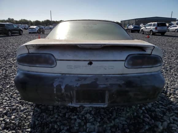 1999 Chevrolet Camaro z VIN 2G1FP22K4X2119705, wystawiony jako Copart lot #61094235 z przebiegiem Nie podano mil oraz Czysty tytuł • Clean title. Historia ofert i sprzedaży dostępna na DreamBid. Obrazek 6.