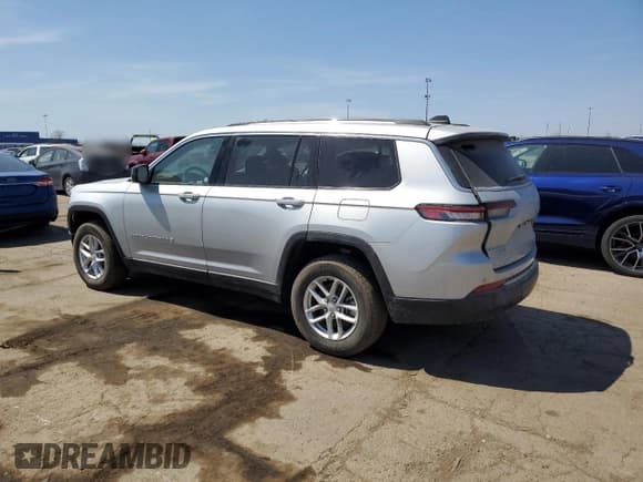 ✅ 2023 Jeep Grand Cherokee Laredo • VIN: 1C4RJKAG5P8821179 • Лот: 54666005. Опубликован ранее на Copart с пробегом 13 225 миль. Бесплатный доступ к архиву аукционных продаж из США и подробный отчёт об истории автомобиля на DreamBid. Изображение 2.